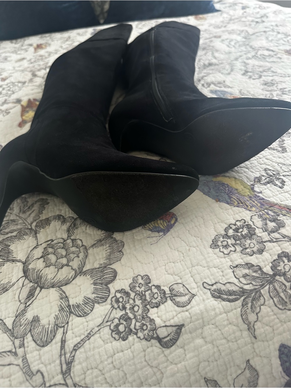 Women's Black Suede Over-the-Knee Heeled Boots - Picture 6 of 8